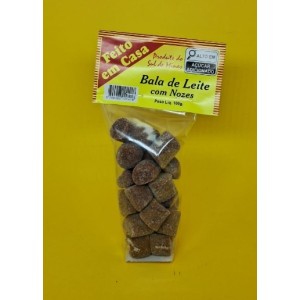 BALA DE LEITE COM NOZES